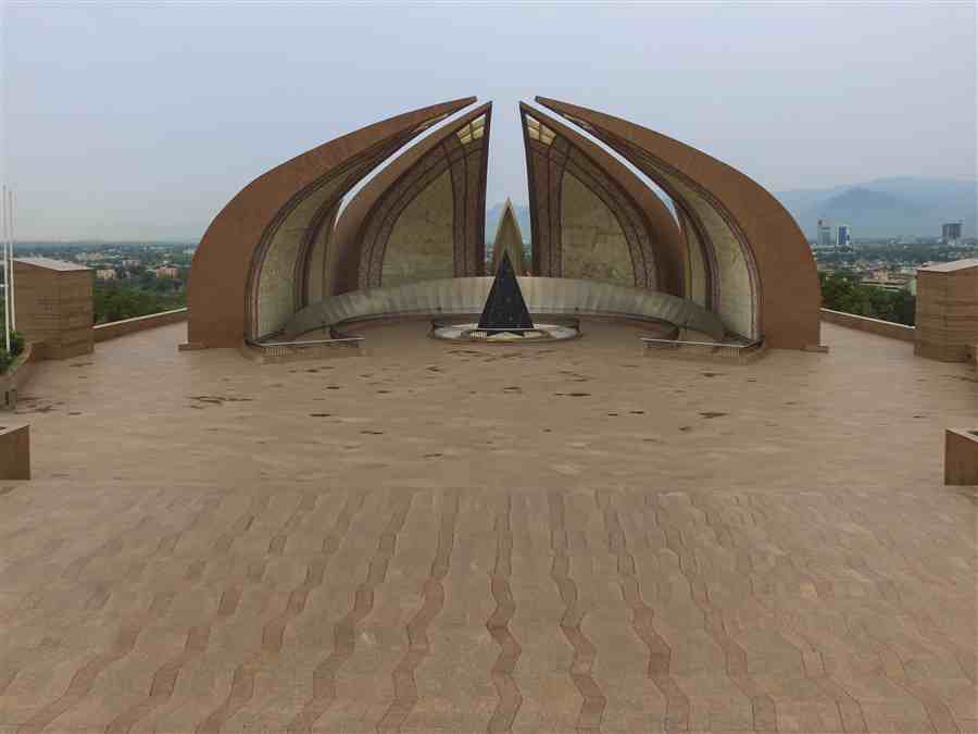 Symmetrical view of the Pakistan Monument plaza